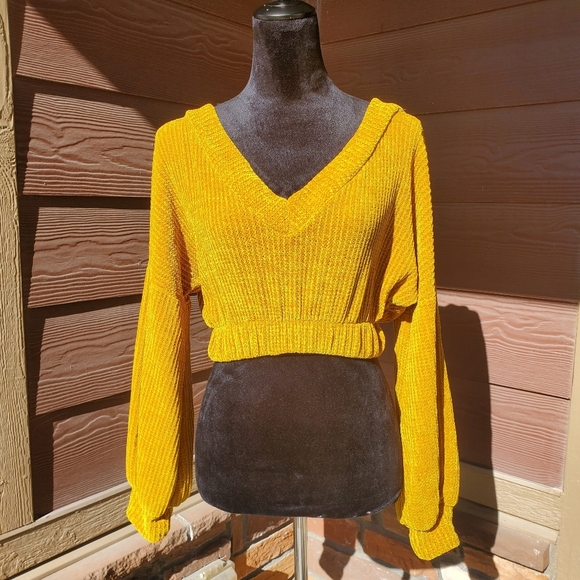 Before You Mustard Chenille Knit Cropped V-Neck Sweater Women's Size Small EUC - Picture 2 of 13